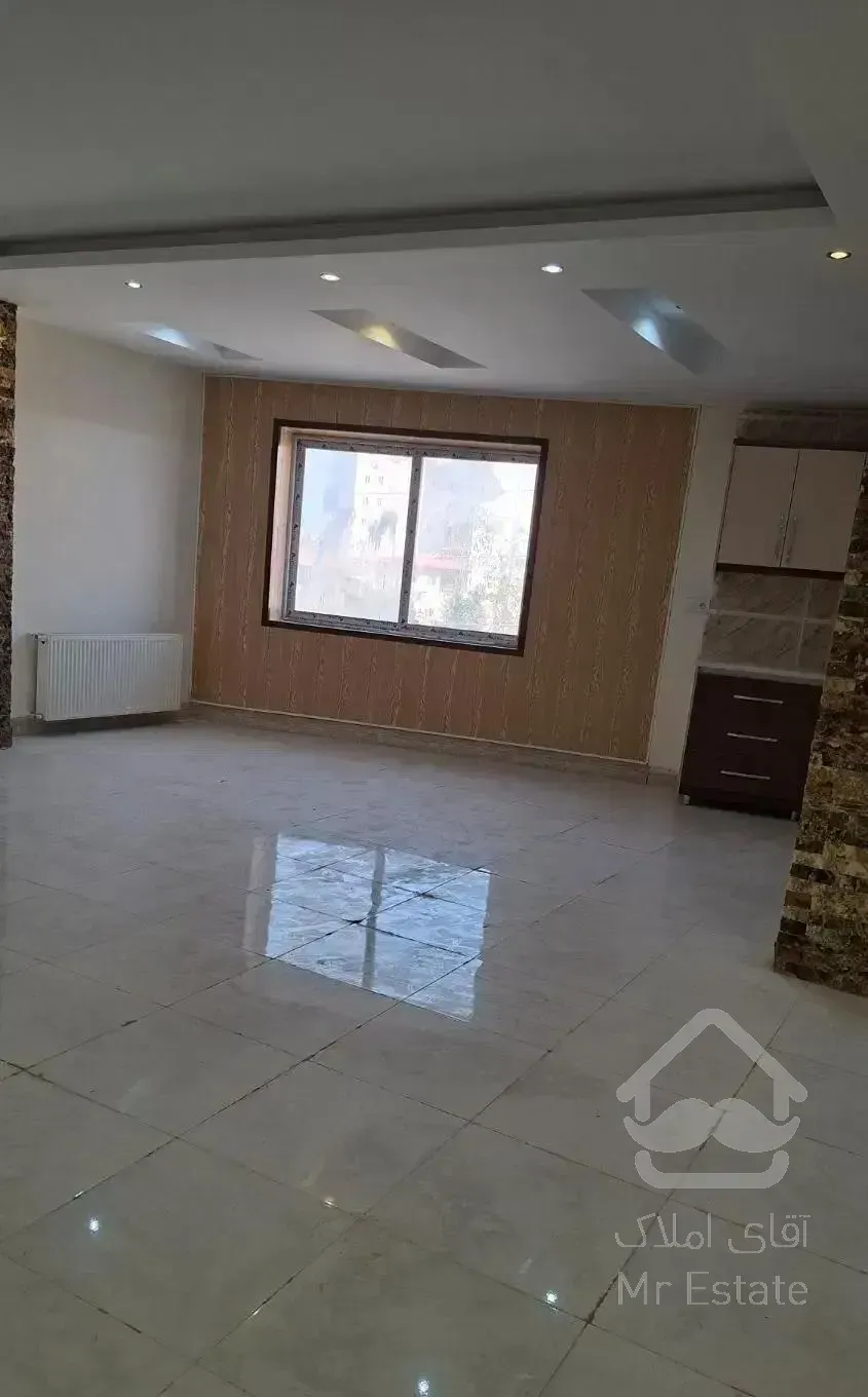 آپارتمان  ۱۳۰ متر کلید نخورده ،طالقانی  ،طبقه ۳