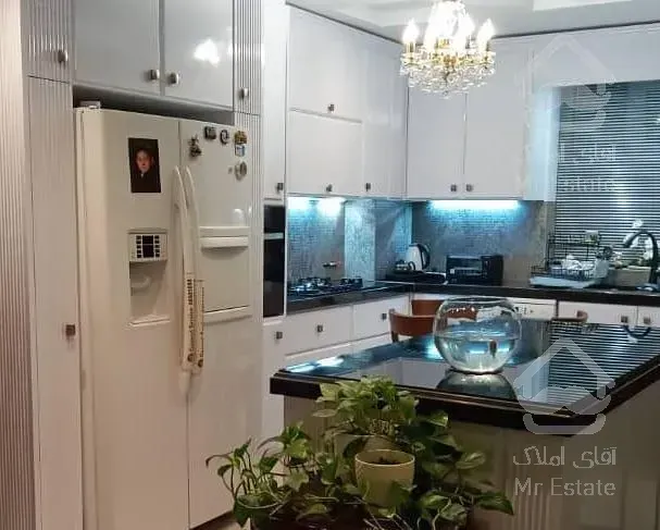 فروش آپارتمان ۱۰۰ متری/۱۳ ساله/امکانات کامل