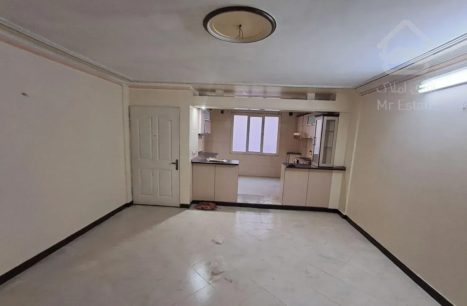 ۶۰مترئ/خوش نقشه/نورگیر مستقیم/مناسب سکونت