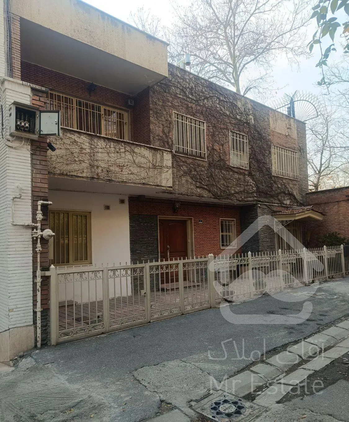 ۱۵۰متر + ۹۵ متر قدرالسهم،یک واحد از سه واحد