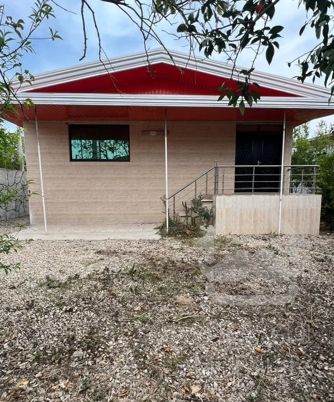 ویلای ۳۵۷ متری با حیاط سبز / سند تک برگ + پروانه