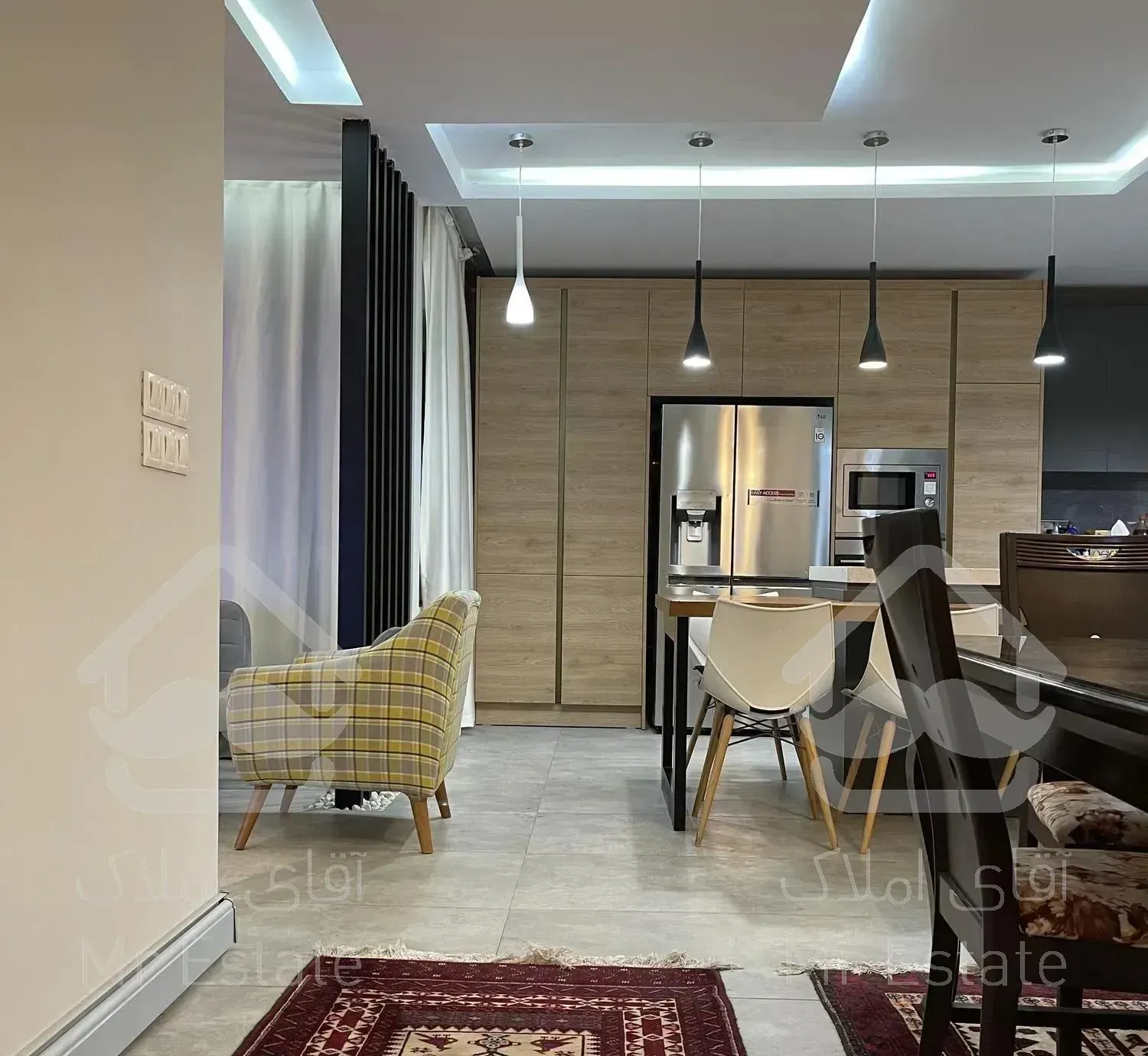 آپارتمان ٢٠٠ متری با بازسازی حرفه ای