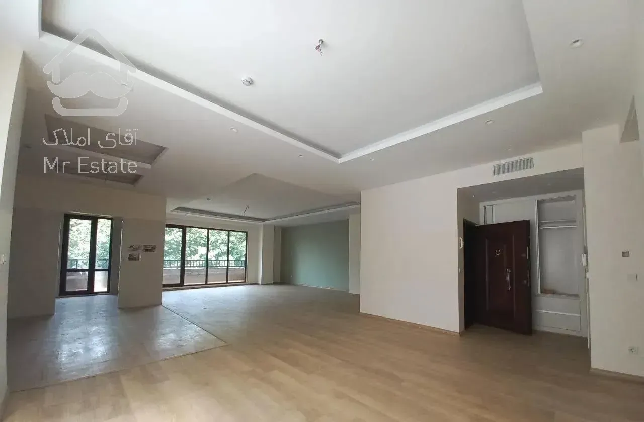 209 متر/چسبیده به فضای سبز/2 پارکینگ سندی