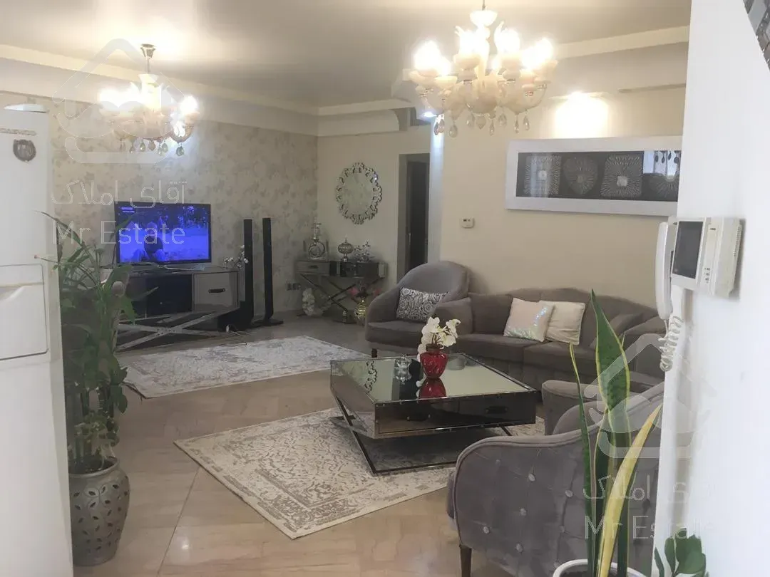 آپارتمان ۹۰ متری دو خوابه واقع در سعادت آباد