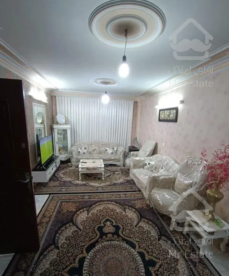 ۵۵متر/تک واحدی/نزدیک‌ مترو/سالن و اتاق پرده خور