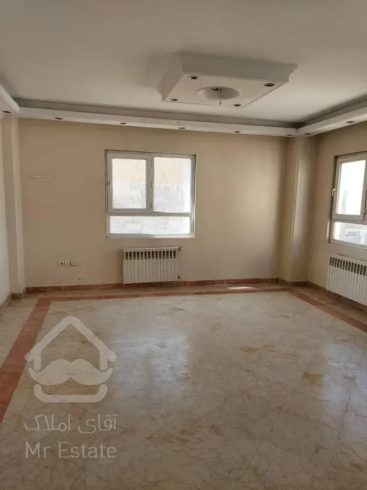 واحد۱۳۸متری دربهترین لوکیشن درشهرک راه اهن باسندتک برگ