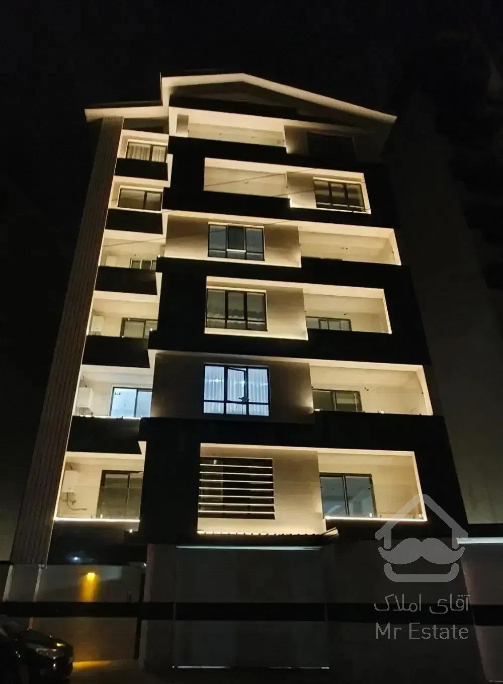 فروش واحد نوساز ۱۳۰و۱۶۰ متری سه خواب میدان شیرودی