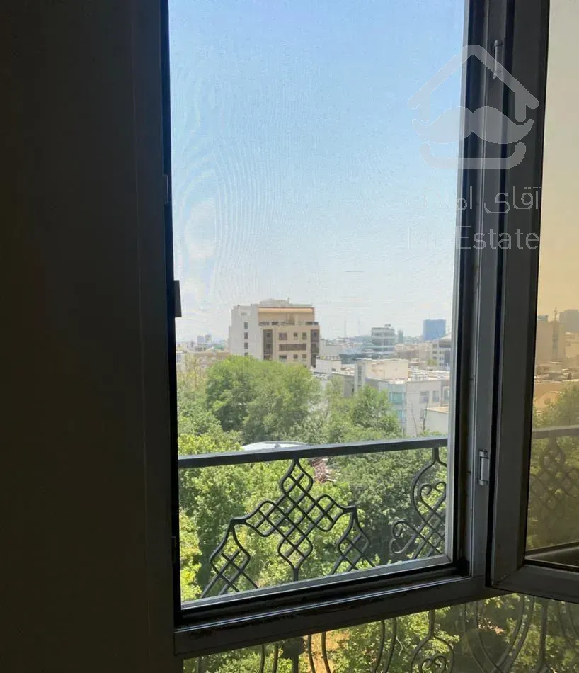 آپارتمان ۱۹۰ متری با دو پارکینگ در برج باغ