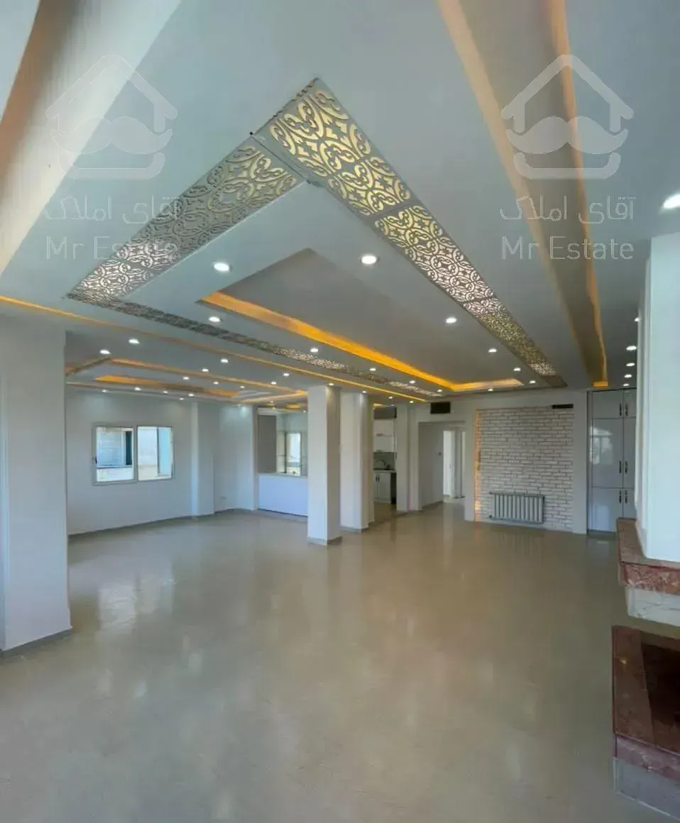 160متری فول  در میدان استقلال