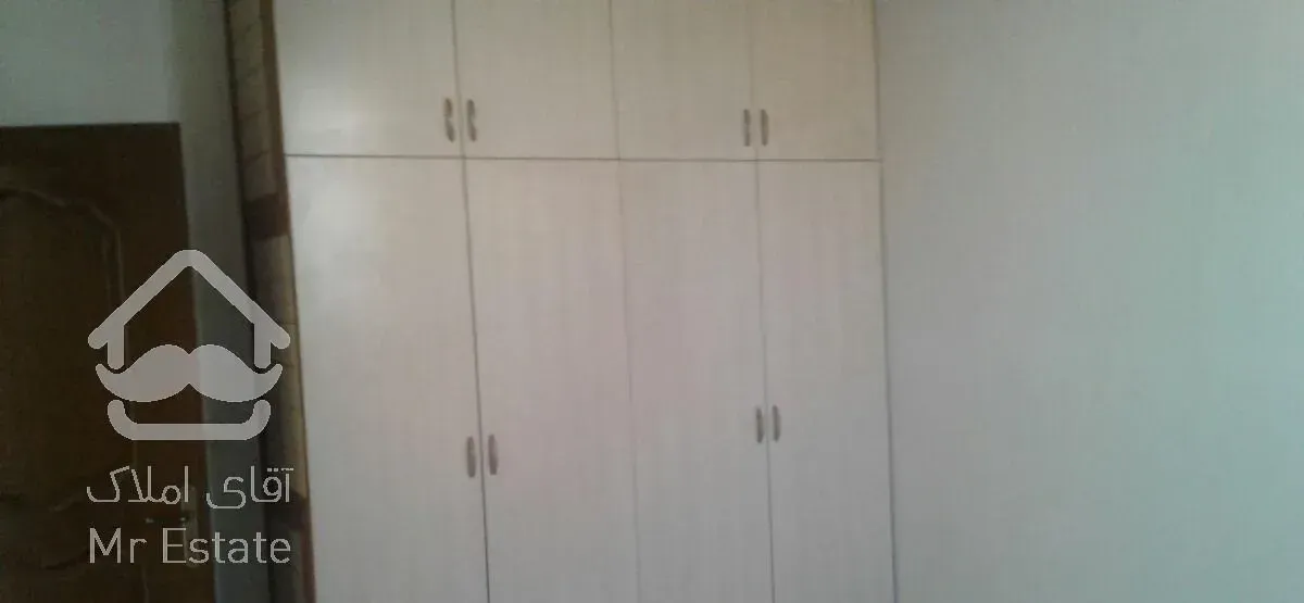 طبقه اول راه مشترک اپارتمان