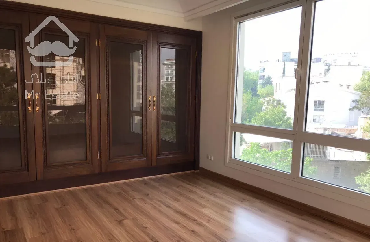 370 متر 4 خواب مستر  3 بالکن باغ فردوس