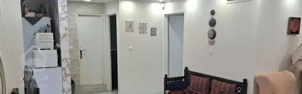 آپارتمان ۷۴ م با پارکینگ و انباری طبقه اول