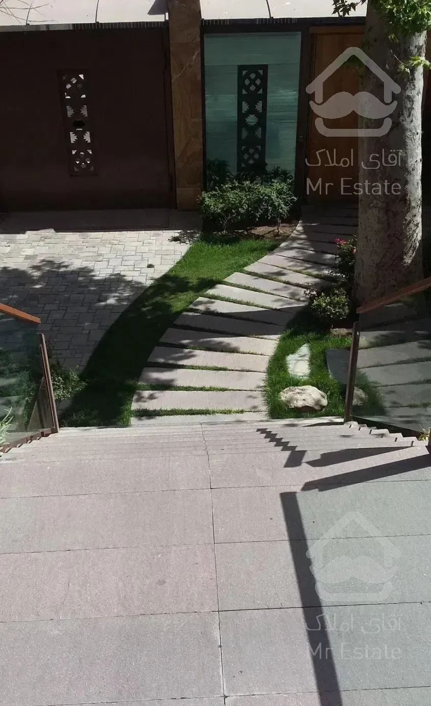 ۲۰۰ متر آپارتمان برند*قلب دروس*کلید نخورده