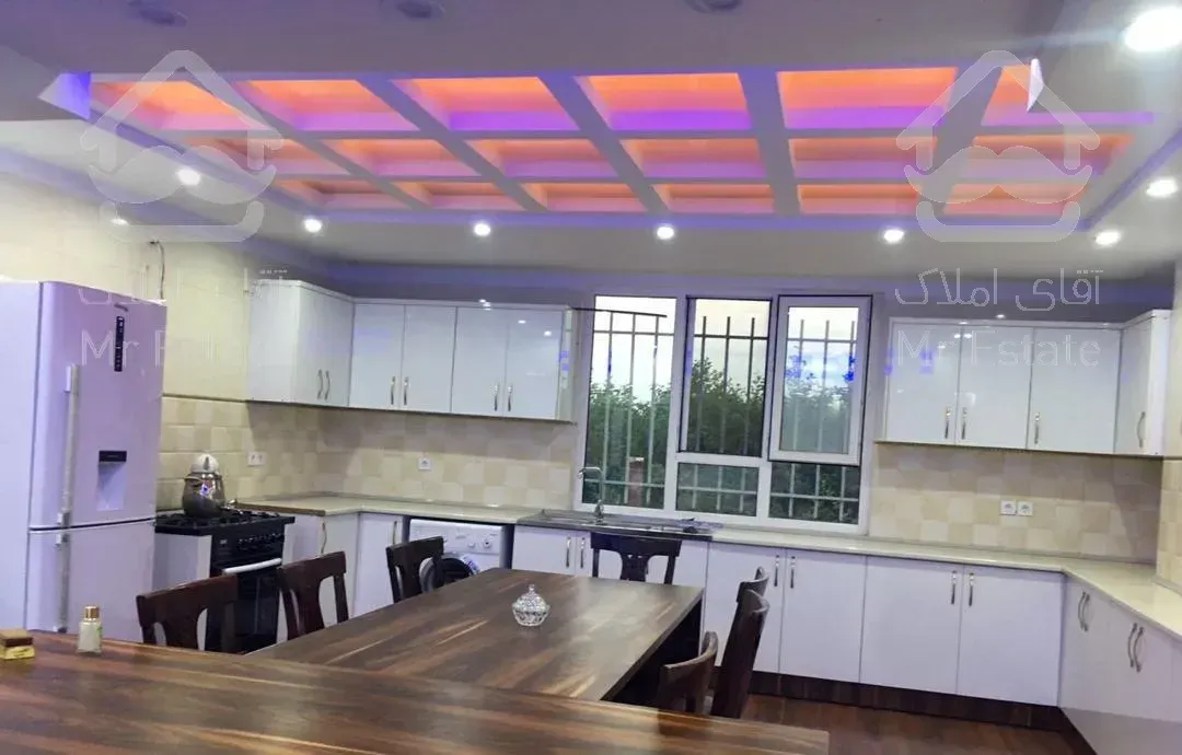 ویلا  استخردار ۲۵۰ متر