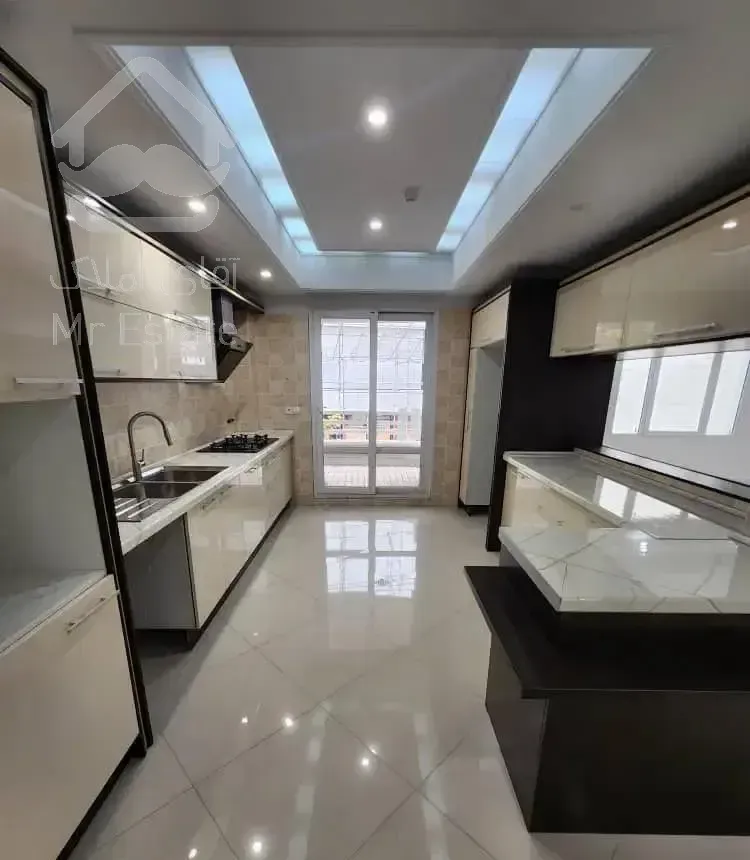 قیطریه اپارتمان 200متر سه خواب استخرسونا فعال