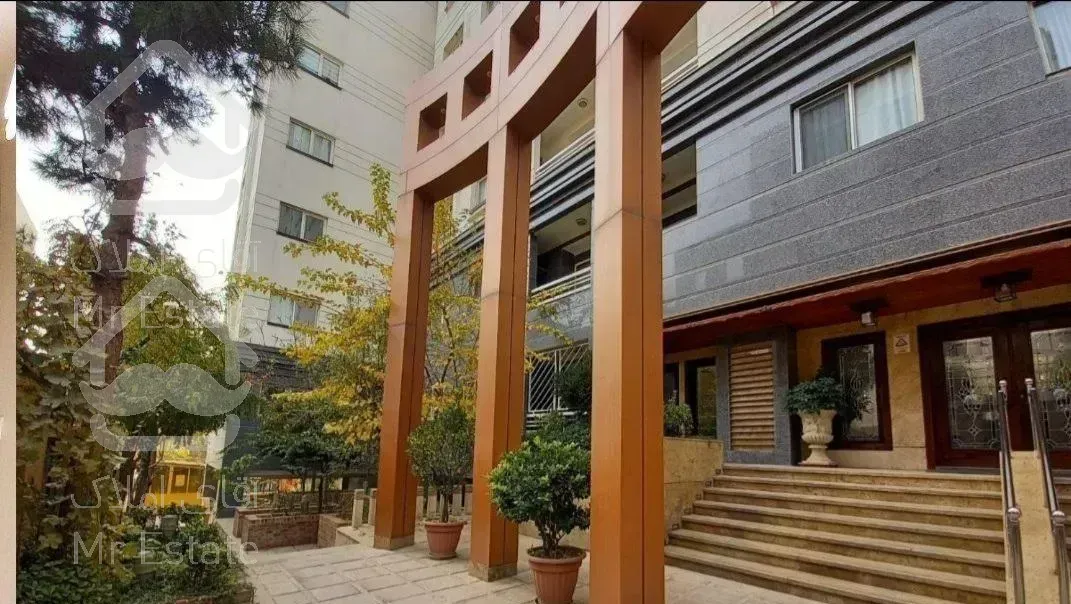 واقع در برج 108 متری