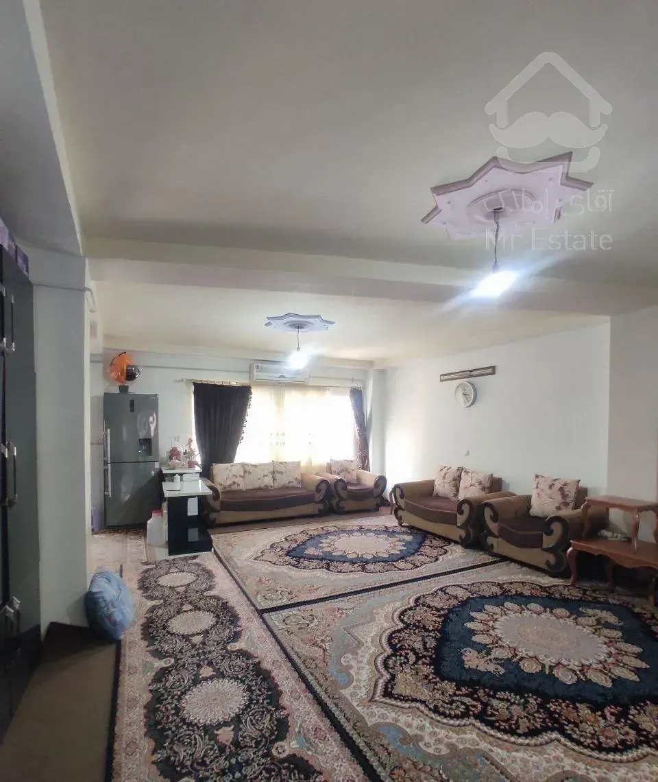 ۹۰ متر آپارتمان با سند و پارکینگ محمودآباد