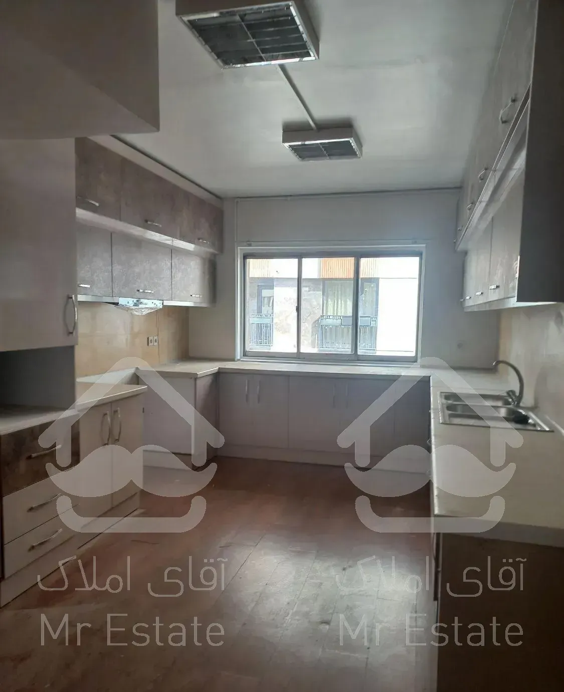 اجاره آپارتمان ۴خوابه ۱۸۵متری قدیمی با تراس