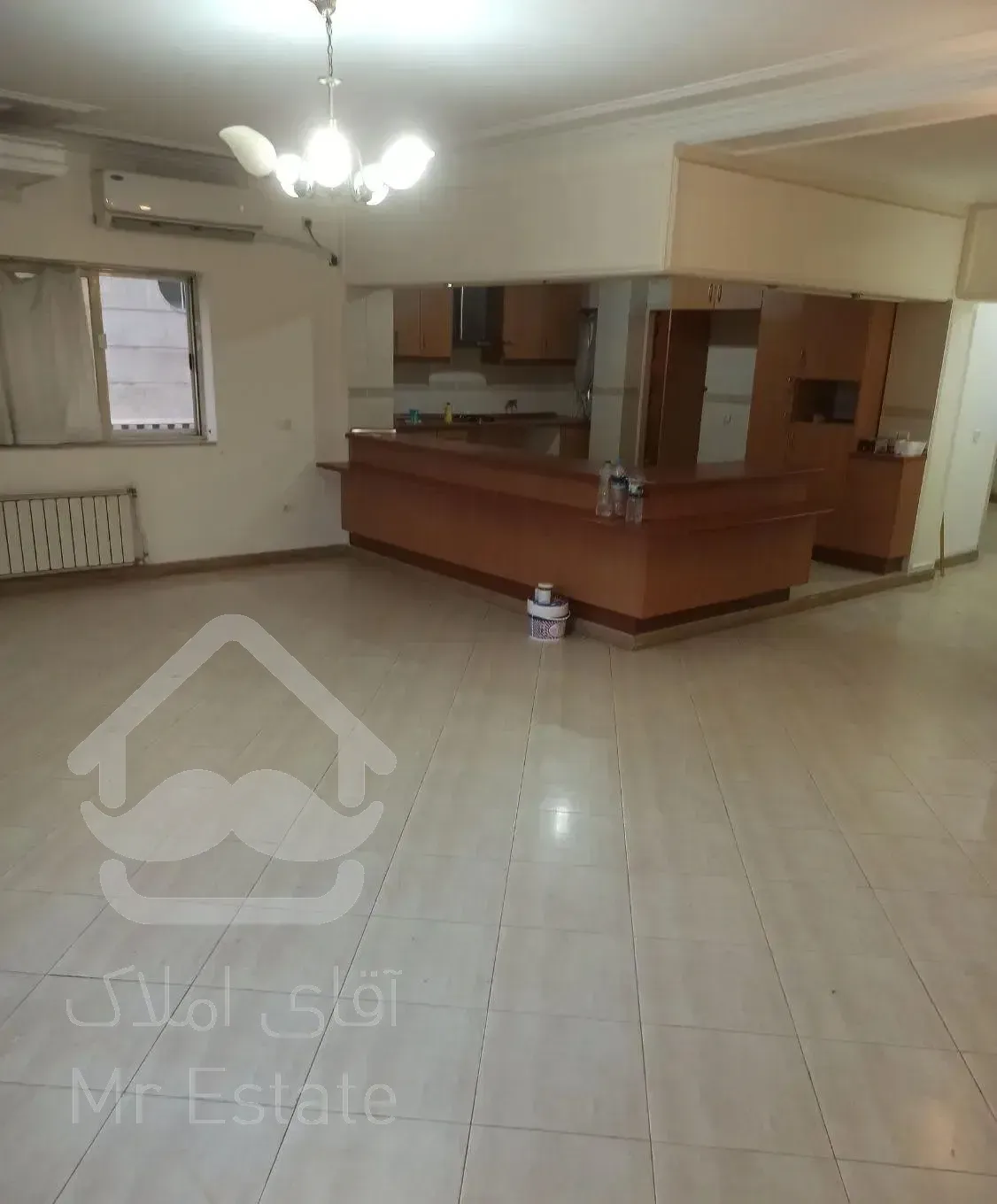 مرکز شهر /110 متر / طبقه 1/ Binazir &amp; Tamiz