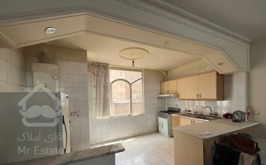 ۶۰متر/خوش نقشه/سالن پرده خور/پارکینگ