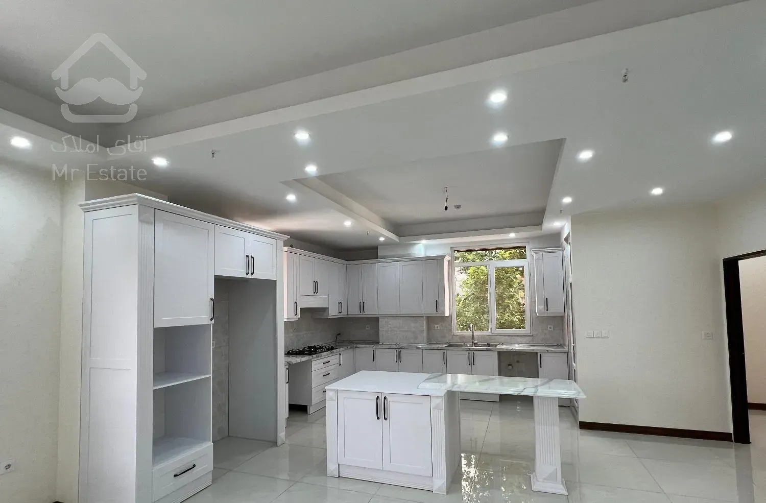 آپارتمان۱۴۰متری۳خواب کلیدنخورده فول امکانات لوکس