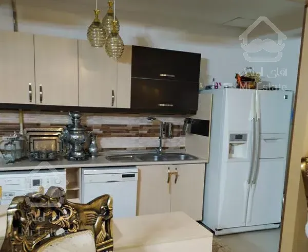 آپارتمان صد متر دوخوابه رو به شهر