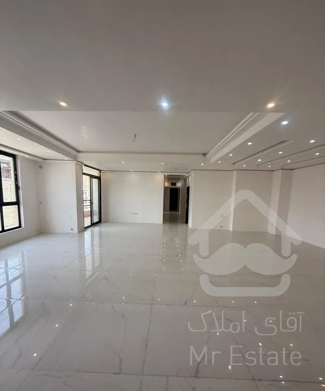 فروش آپارتمان ۲۰۰ متری ۳ خوابه ، فروغی