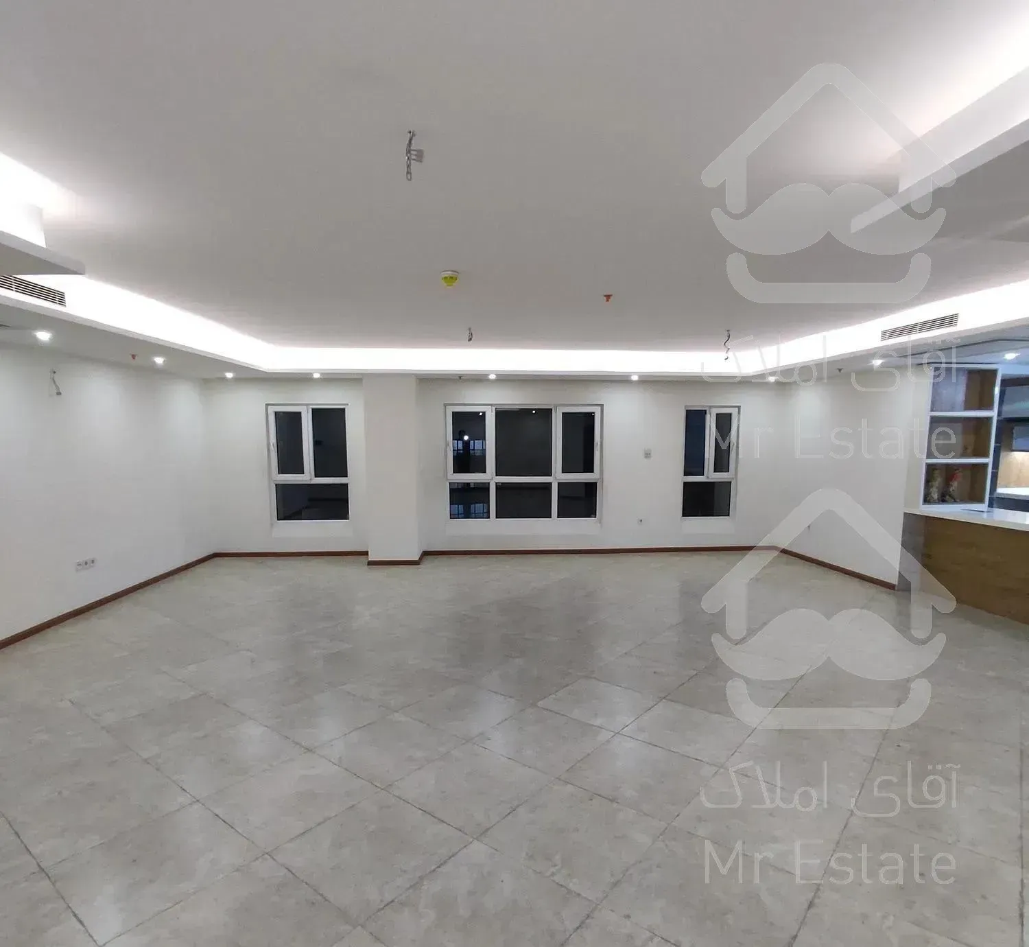 ۱۹۲متر ۳خواب سالن بزرگ/ همراه شهر