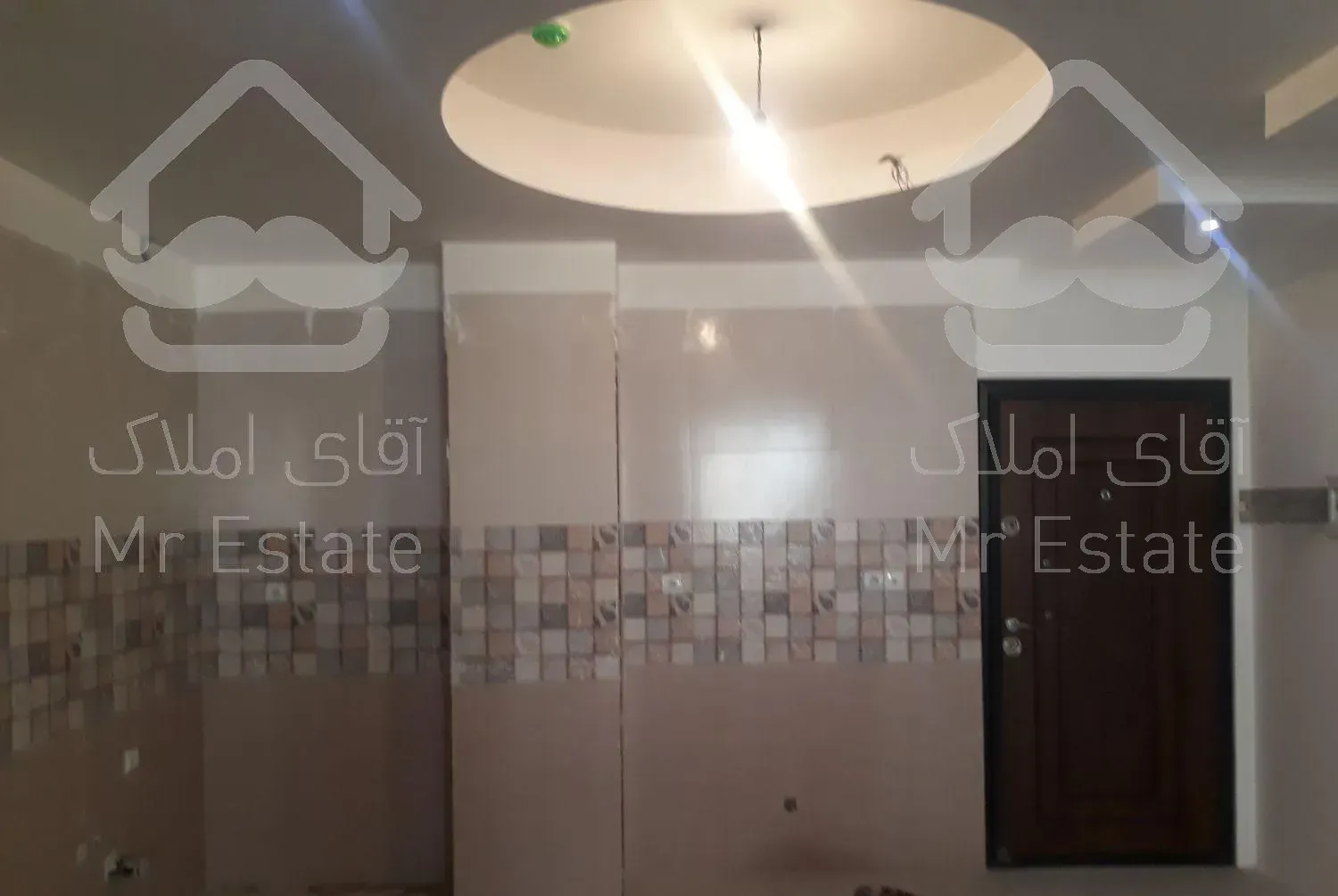 ۸۸متر/ط دوم نوساز   چهارراه نبوت روبروی  مهستان