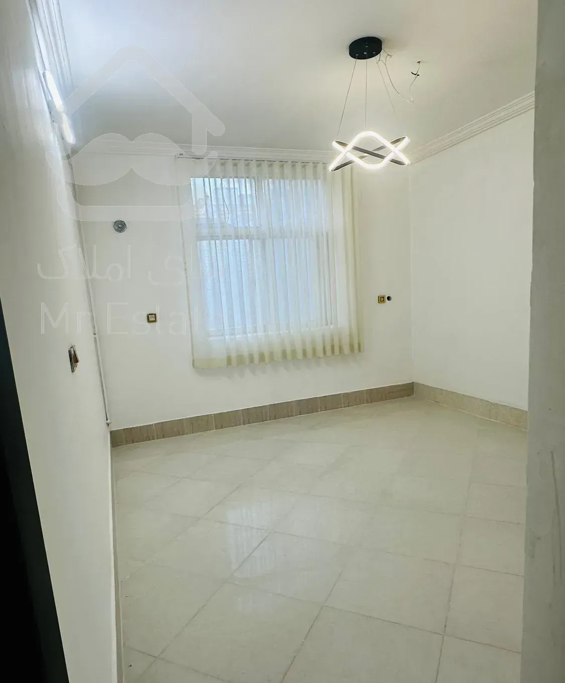 اپارتمان ۹۴ متری (باغ عالمی)