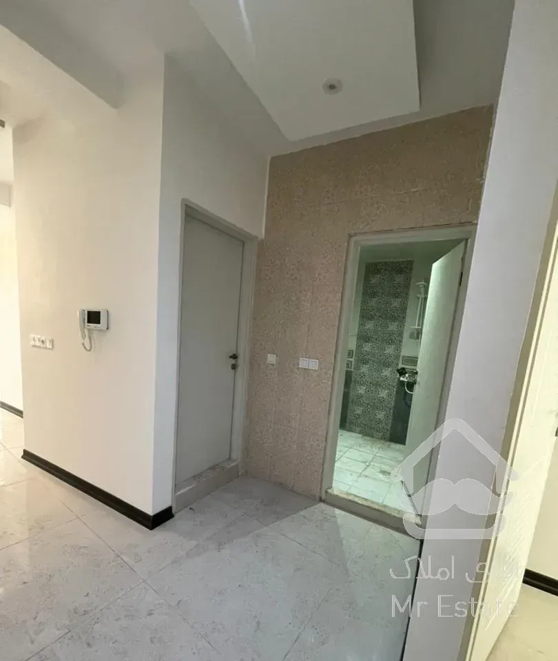 آپارتمان شیک نوساز کلیدنخورده۱۸۰متری