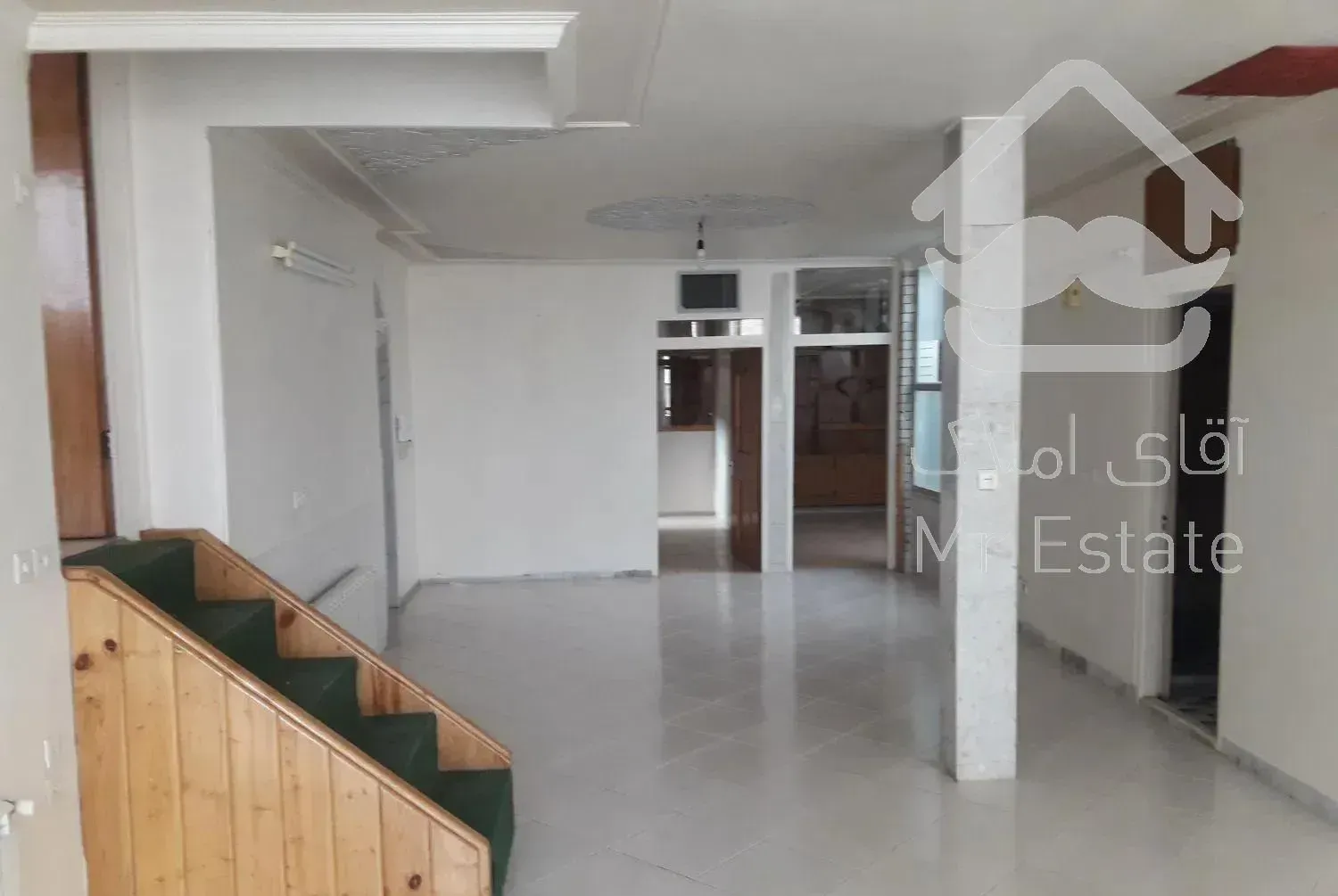 واحد ۱۴۰ متری ۳ خوابه طبقه ۳(بدون آسانسور)