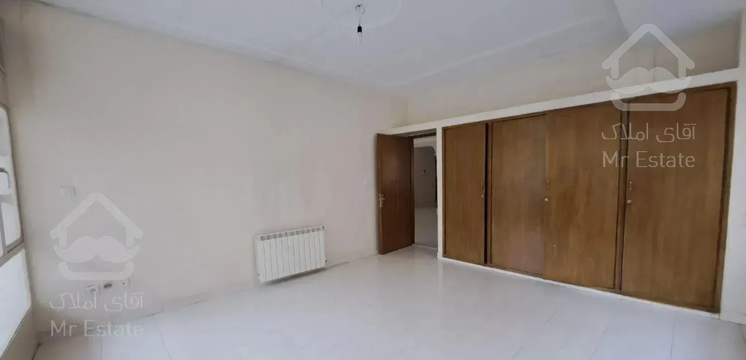 ۲۰۰ متر آپارتمان/بلوار/قدرالسهم دار/قابل معاوضه