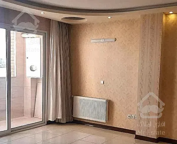 آپارتمان دوخوابه با نورگیری    اشراق شمالی