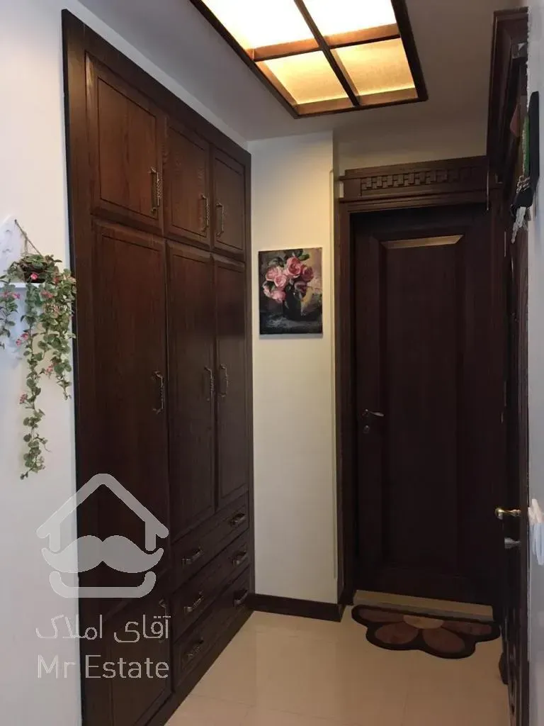 ۲۱۰ نیاوران ، غرق در نور