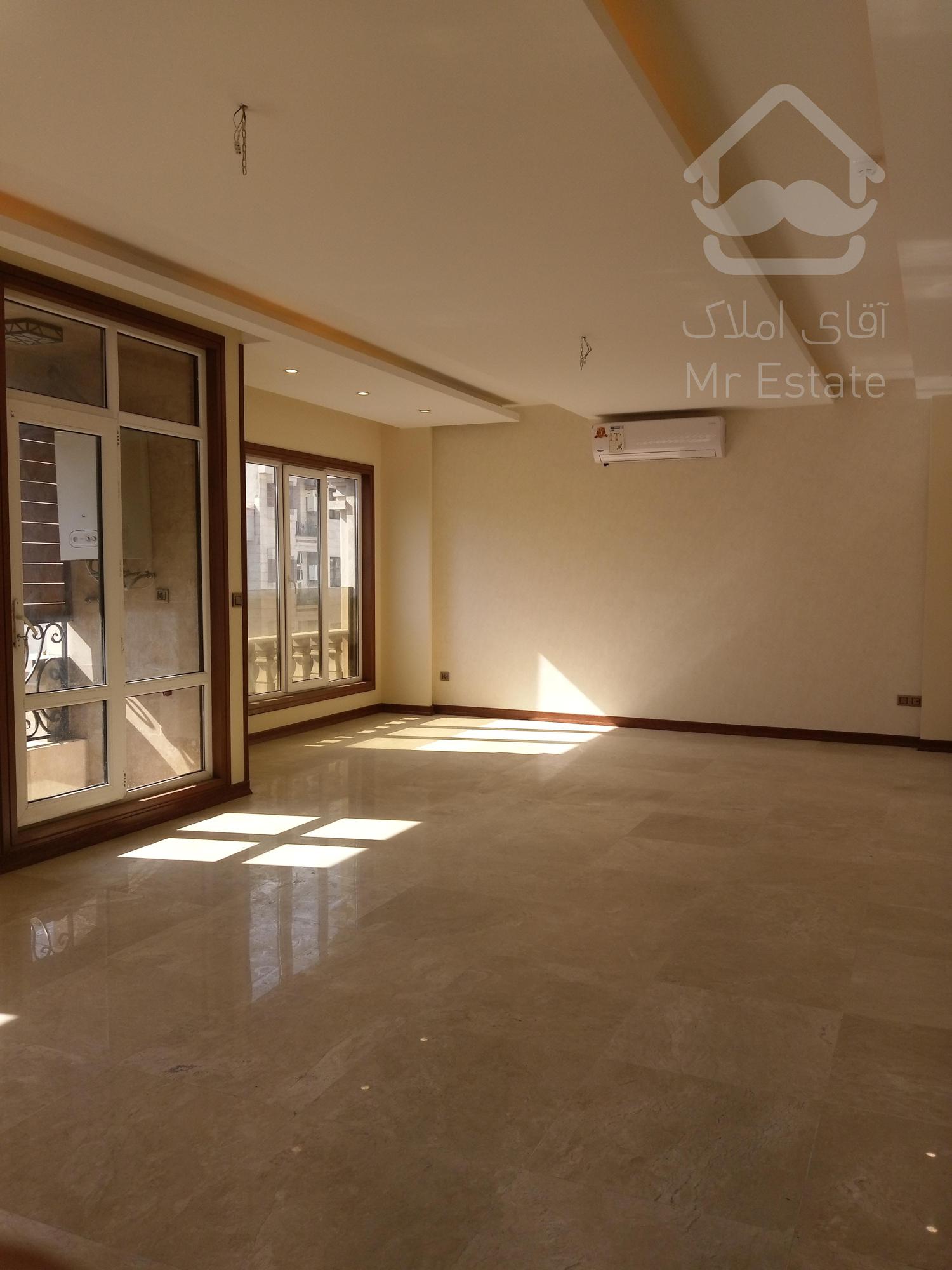 آپارتمان 170 متری ، روف گاردن ، 2 پارکینگ