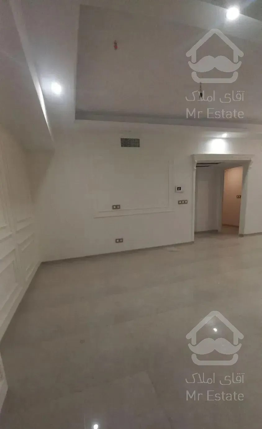 ۱۷۰ متر نوساز  شمال خواجه عبدالله با دو پارکینگ