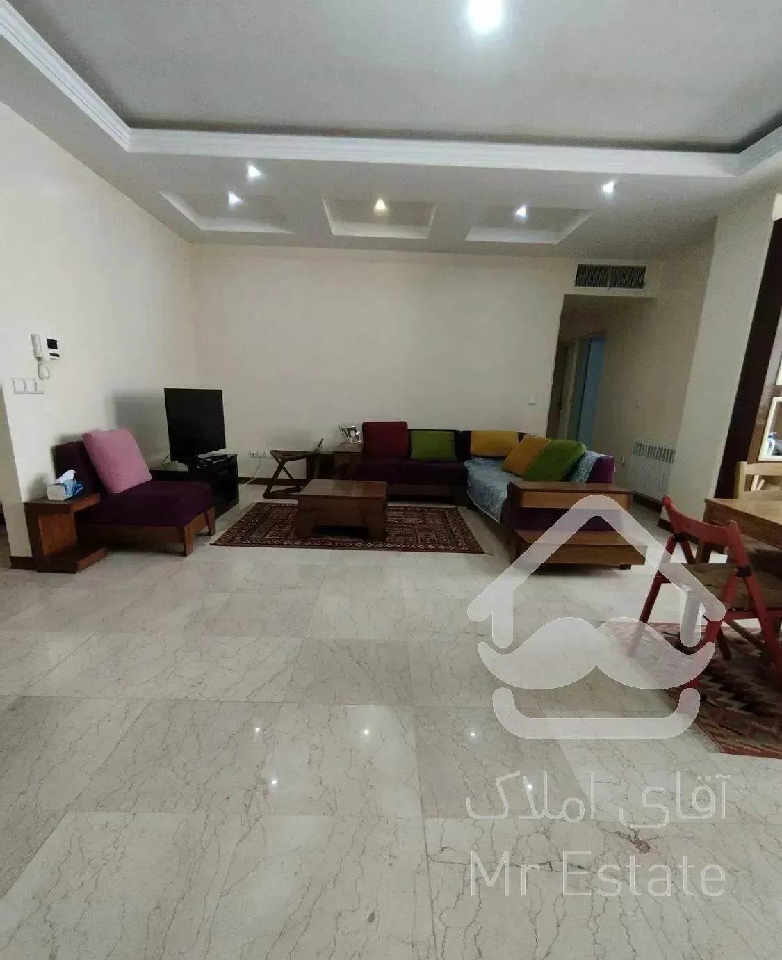 ۱۰۰متر/طبقه آخر/۲نبش آکواریوم/فایل شخصی