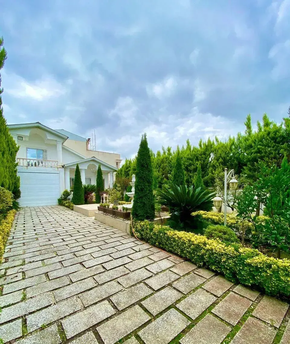 ویلا نیم پیلوت/شهرکی ۲۰۰بنا جنگلی/مدارک کامل