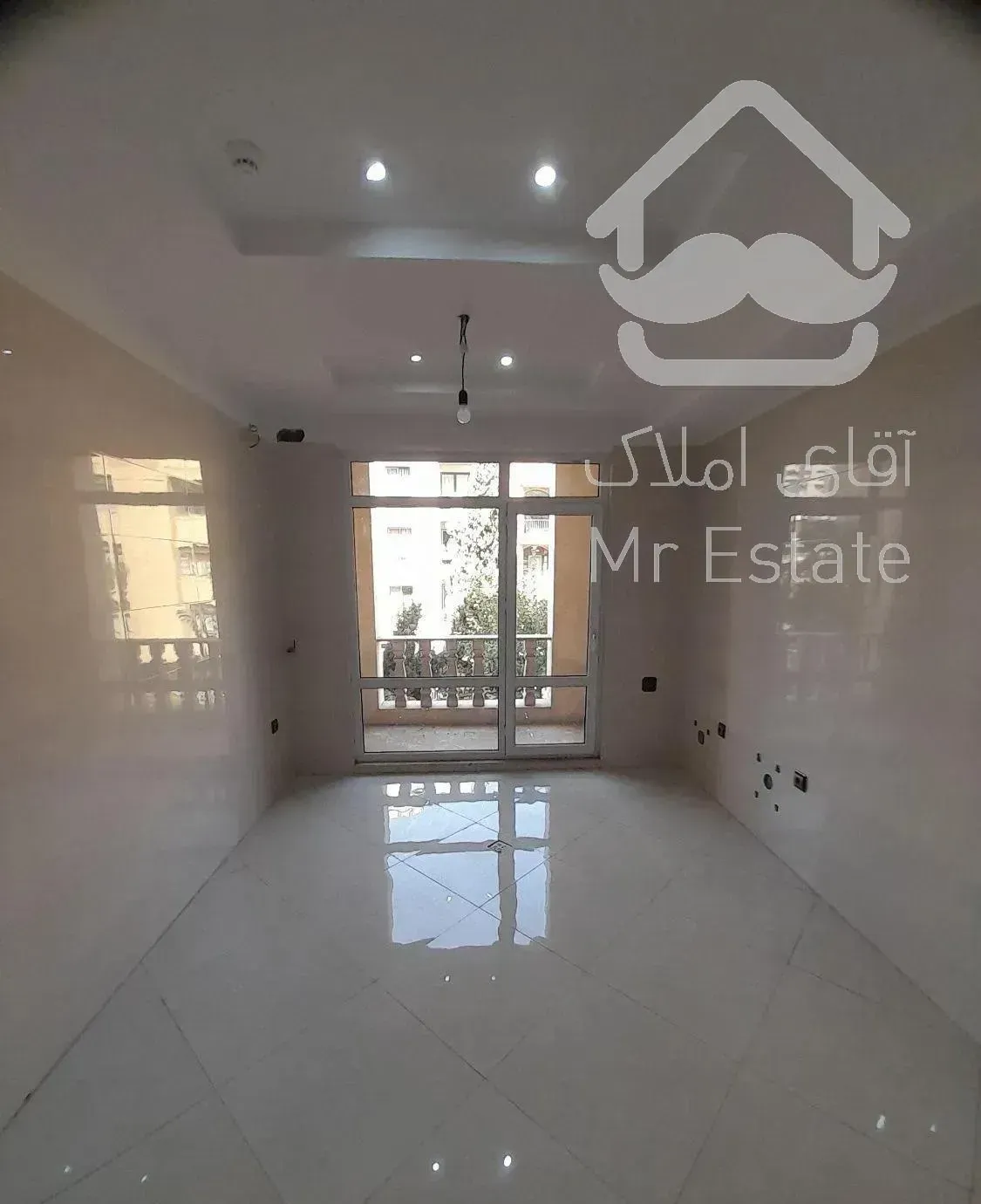 ونک۸۲متر، نوسازکلیدنخورده،