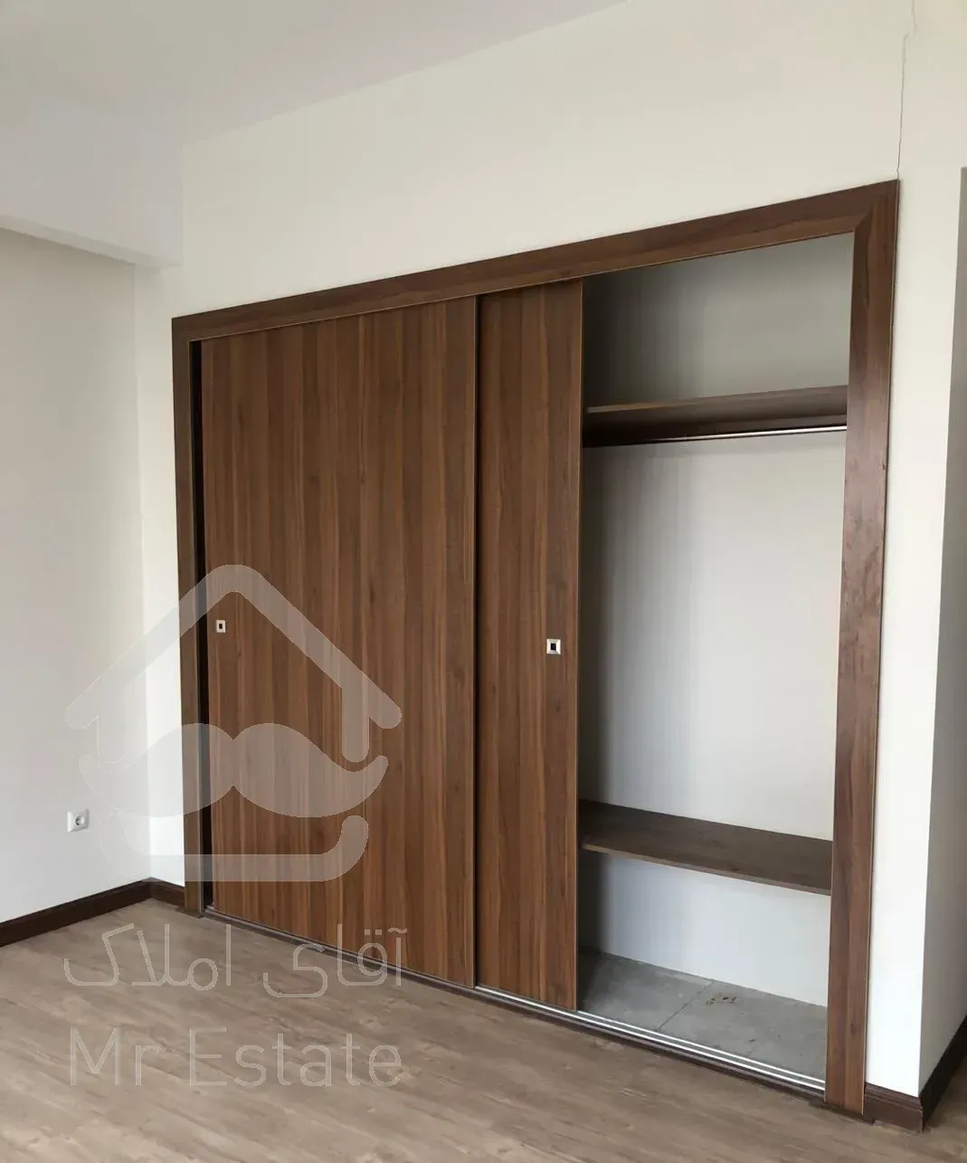 آپارتمان ۱۰۰ متری ۲ خواب /خـطـی رو به آفـتـاب