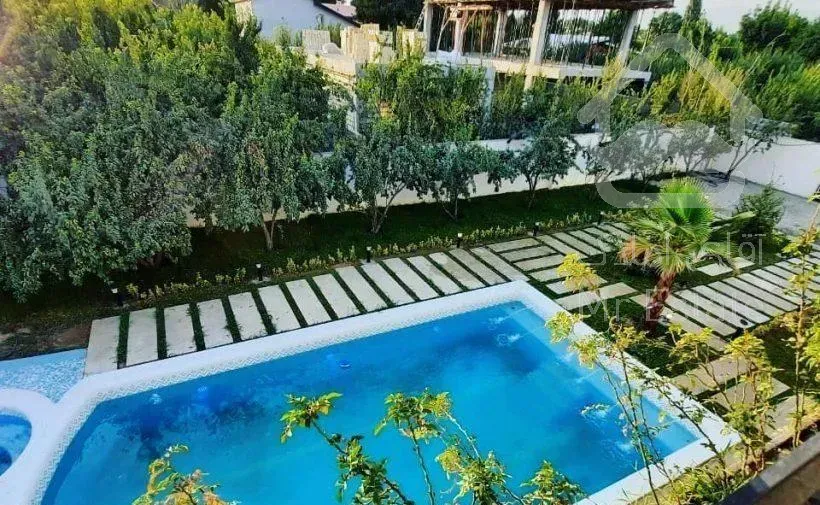 ویلا استخردار شهرکی ۳۰۰بنا فول فرنیش