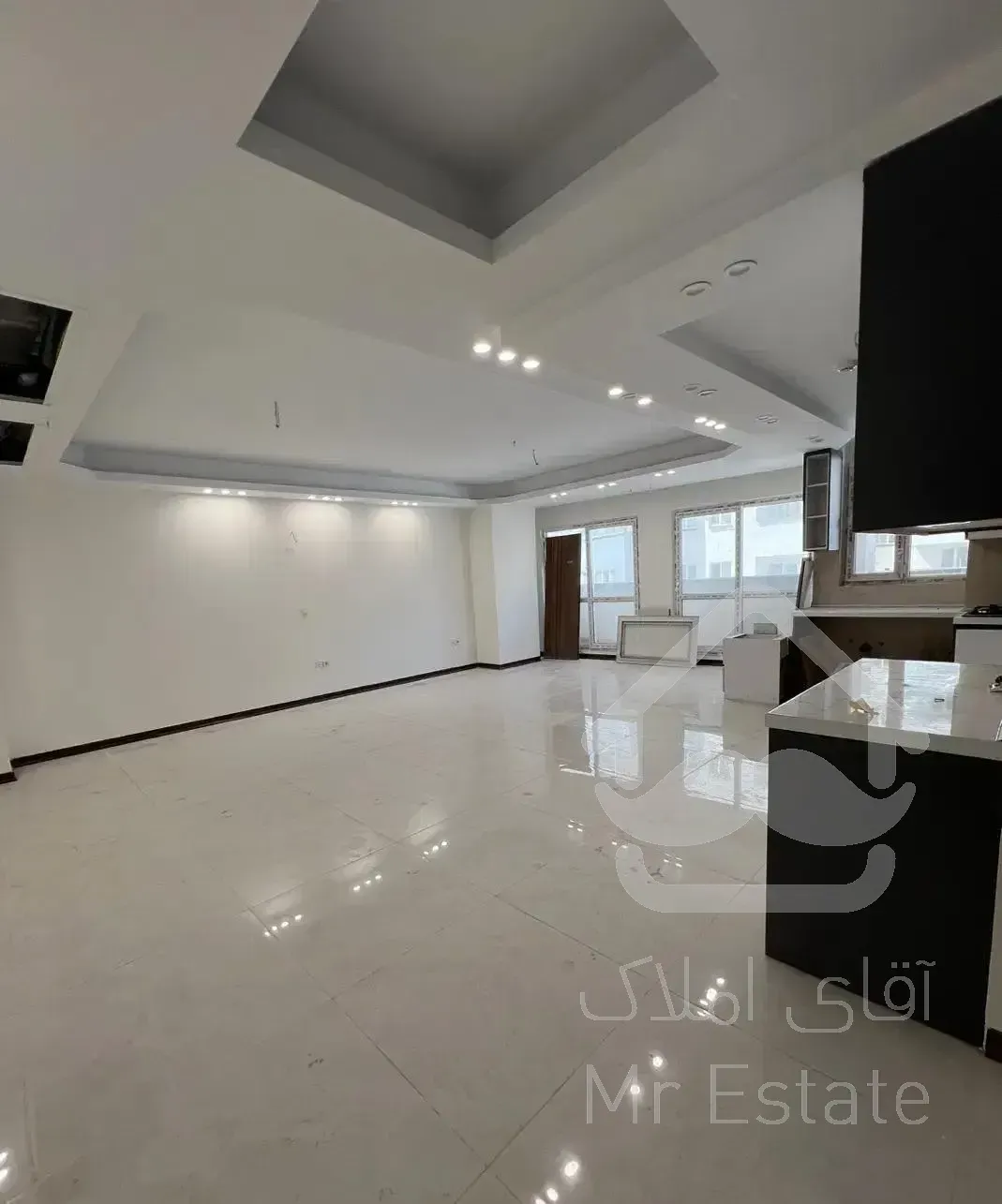 واحد ۱۲۲متر ۲خواب برج کلید نخورده نوساز