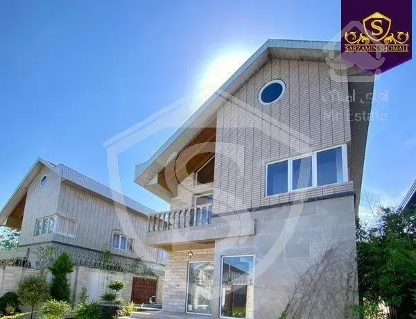 فروش خانه ویلایی مدرن 250متربنا استخردار