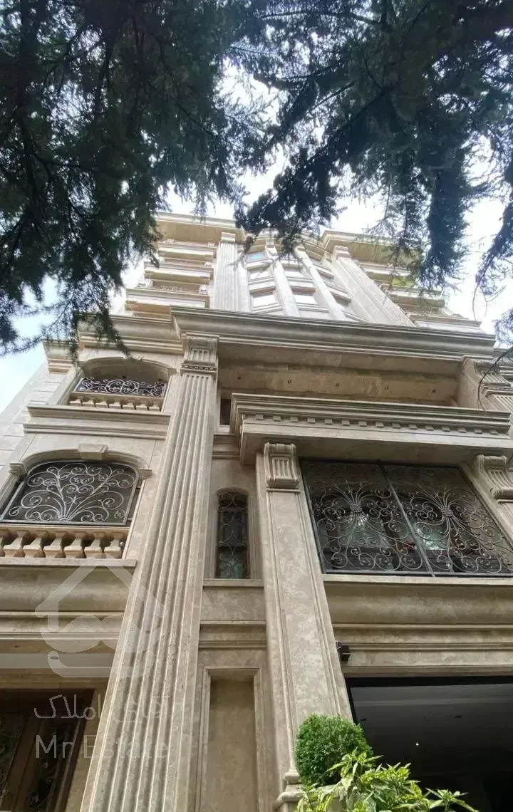 نیاوران ۲۷۰ متر ۴ خواب تکواحدی با مشاعات آبی