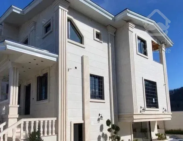 فروش ویلا در تنکابن،۳۴۰ متر بنا،استخردار