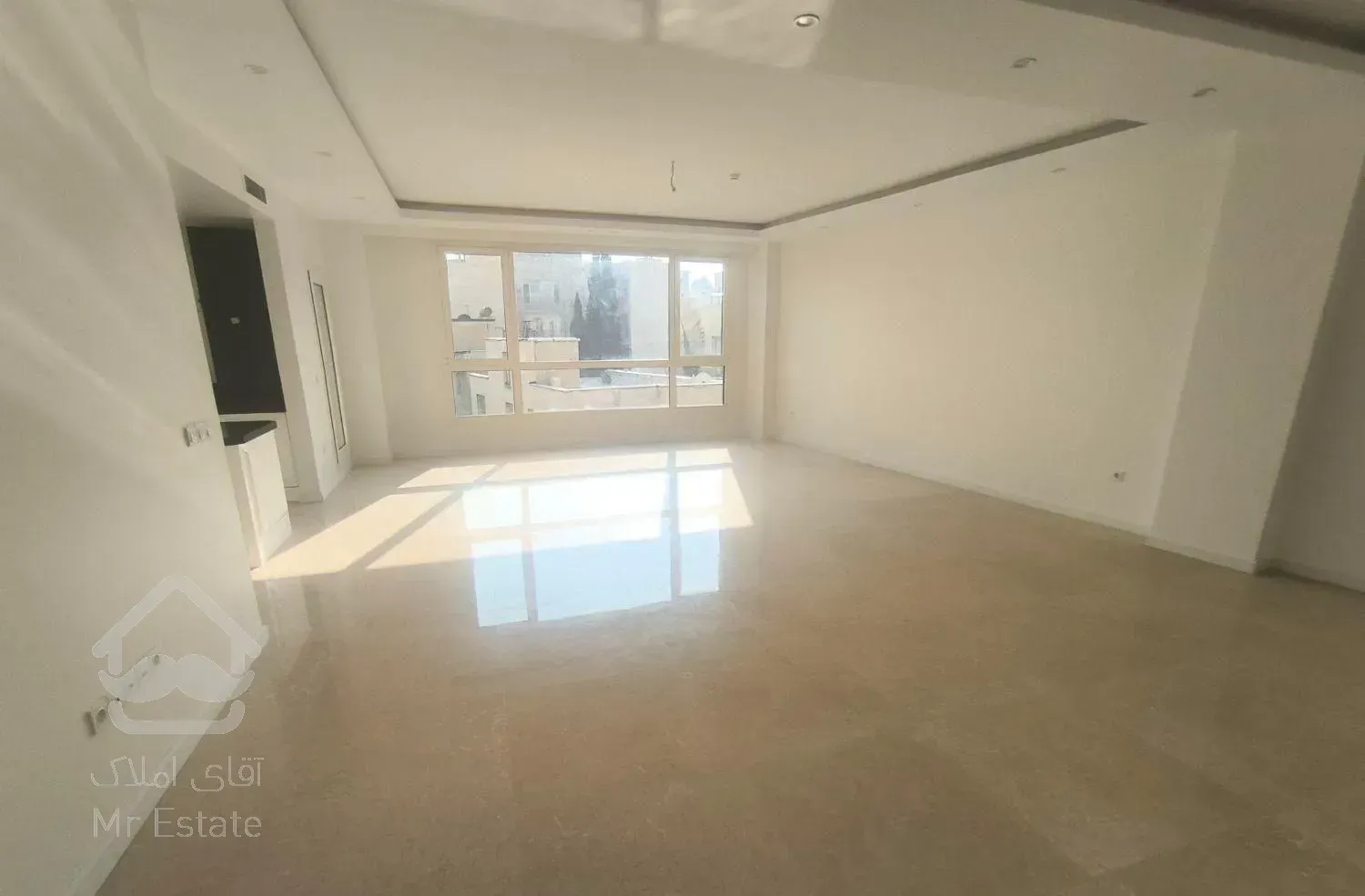 آپارتمان 186 متری سه خواب دو پارکینگ سندی