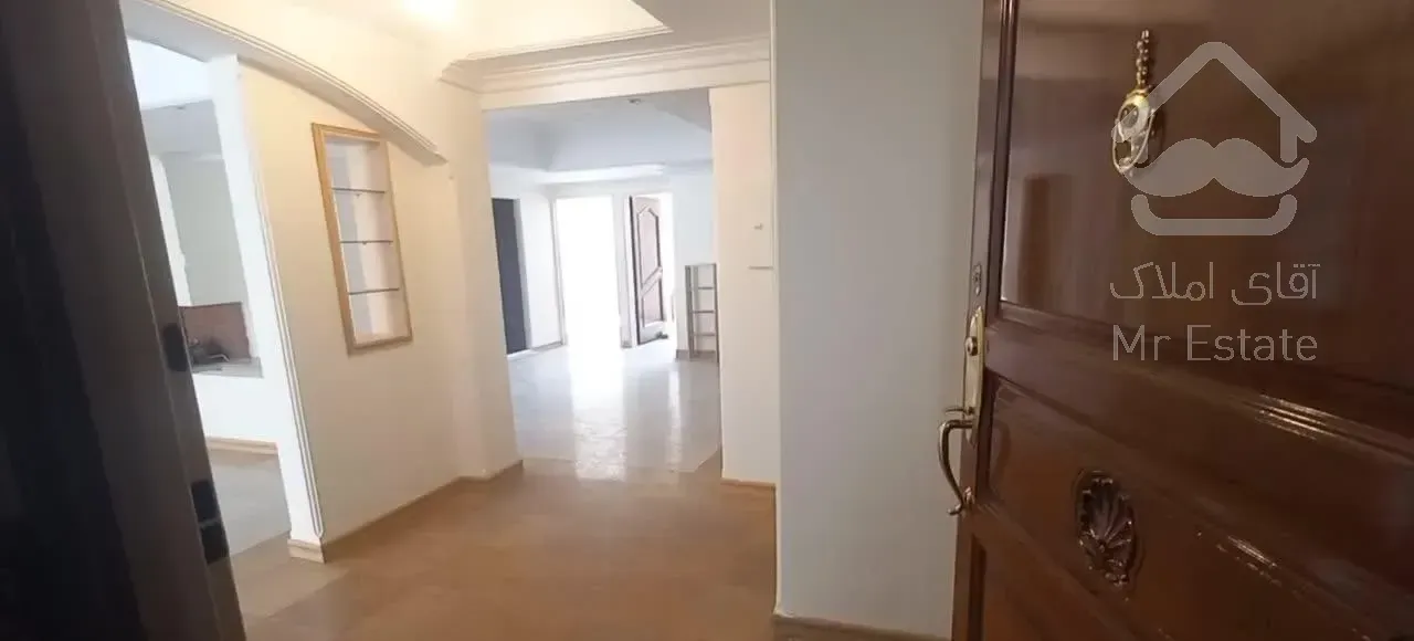 * ۱۶۱ متر شیراز با حیوان خانگی رهن کامل *