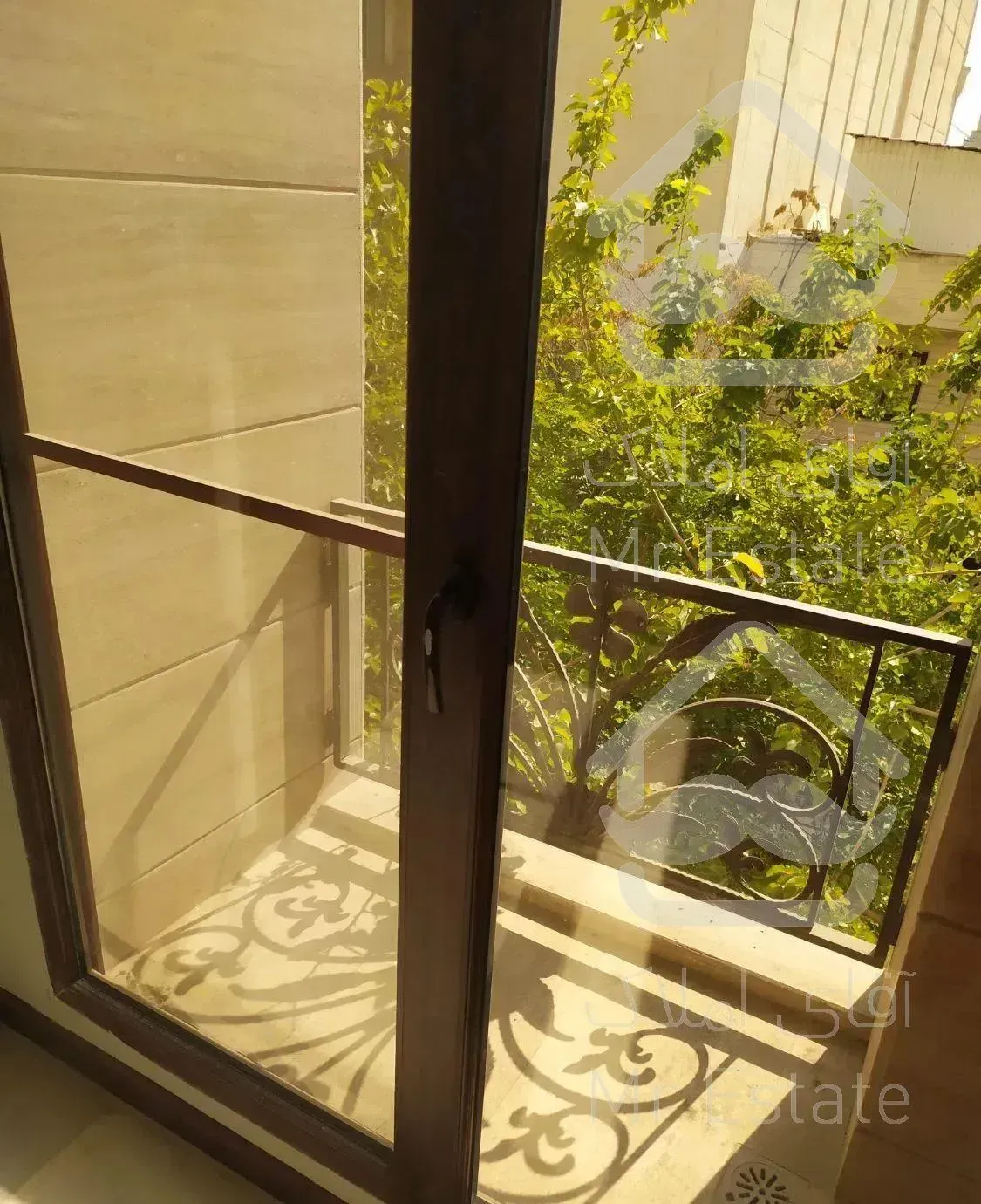 ونک پیروزان 75متر دو خوابه رو به آفتاب