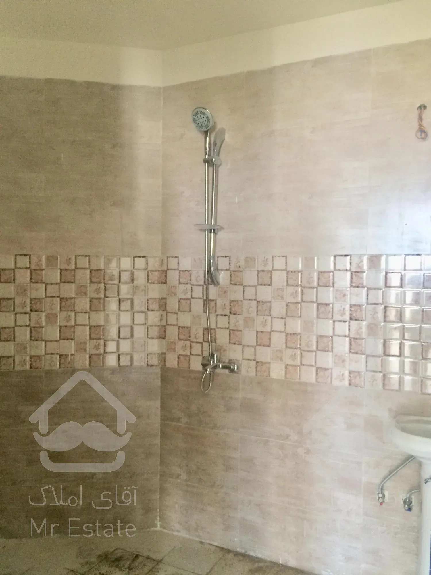 رهن آپارتمان ۸۲ متری نوساز واقع در بلوار فردوس شرق